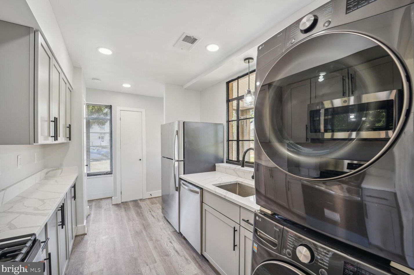 9900 Colesville Rd, Silver Spring MD 20901-2228 exterior