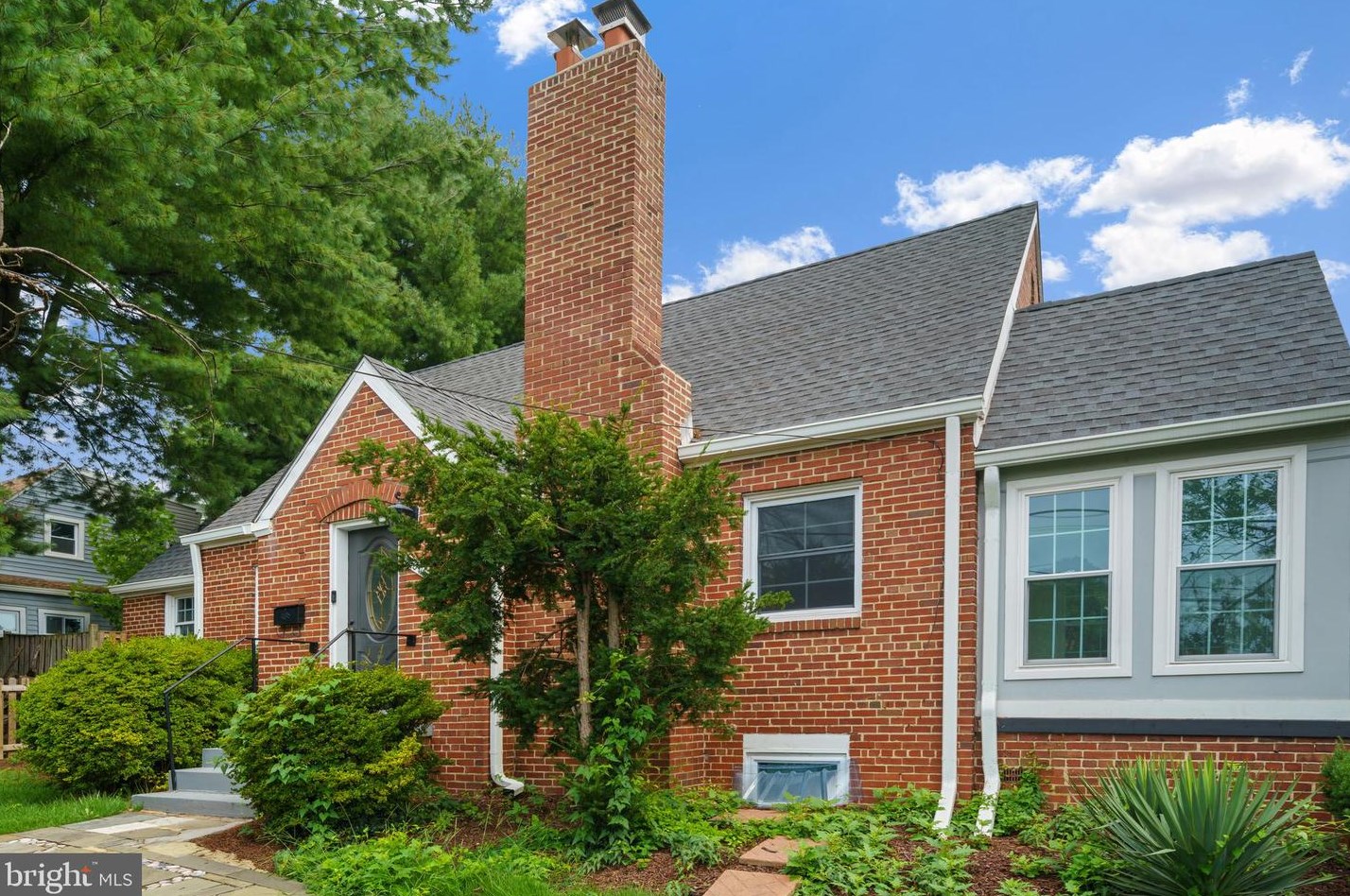 201 University Blvd, Silver Spring MD  20901-1945 exterior