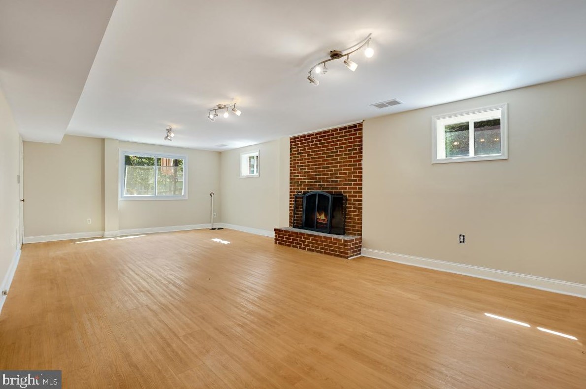 2420 Gate Dr, Silver Spring MD 20906-2208 exterior