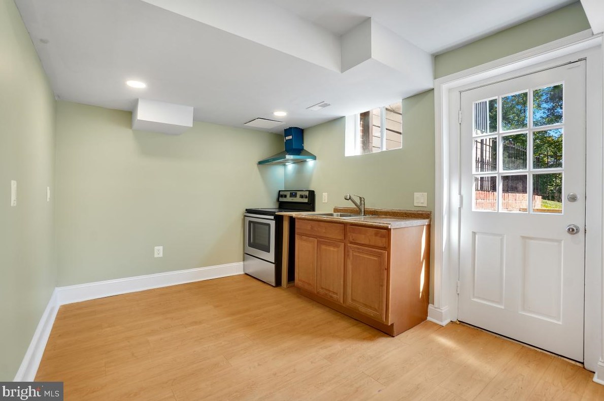 2420 Gate Dr, Silver Spring MD 20906-2208 exterior