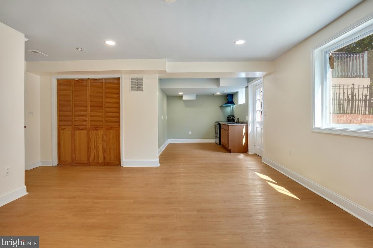 2420 Gate Dr, Silver Spring MD 20906-2208 exterior