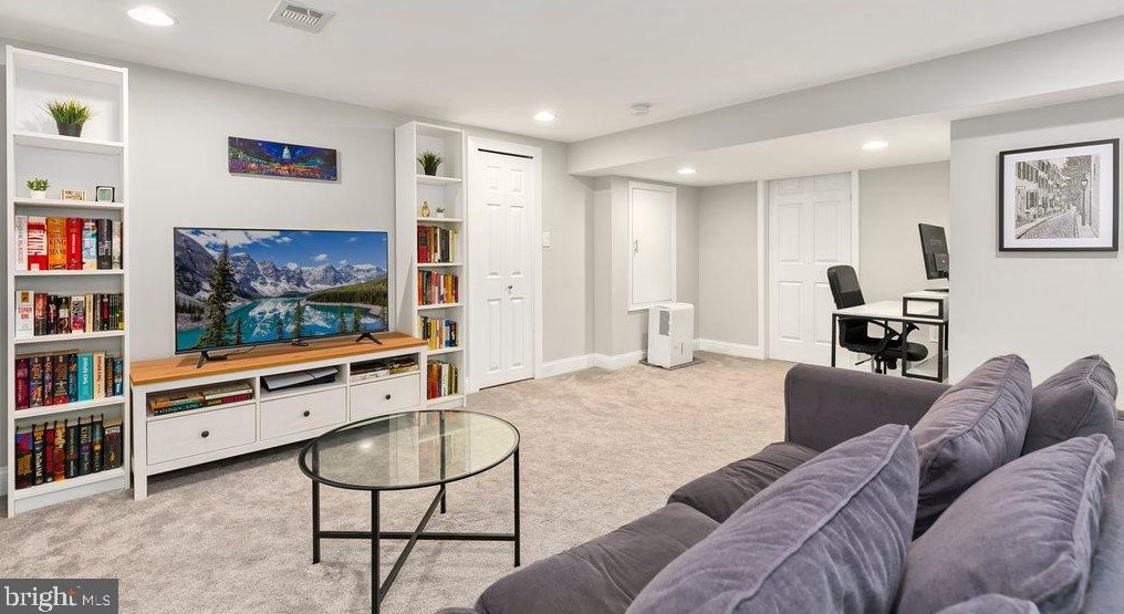 10129 Dallas Ave, Silver Spring MD  20901-2028 exterior