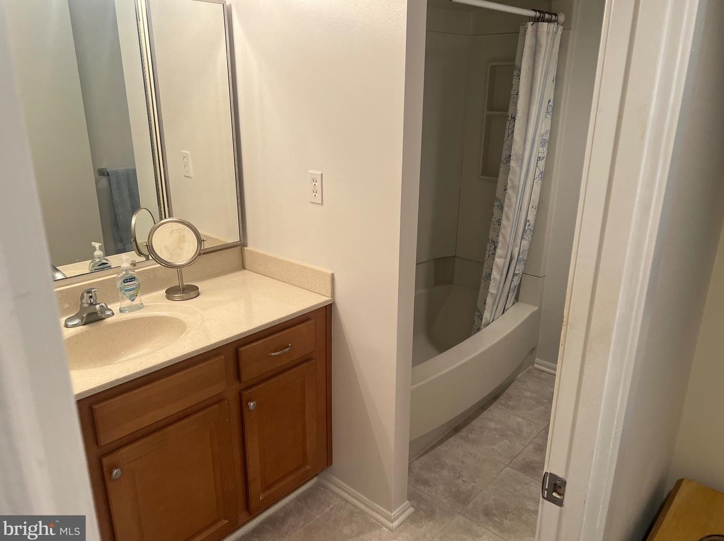 15100 Interlachen Dr, Silver Spring MD 20906-5611 exterior