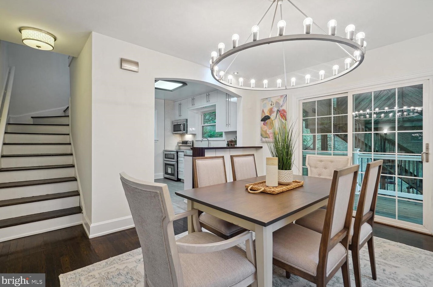 9313 Colesville Rd, Silver Spring MD 20901-4817 exterior