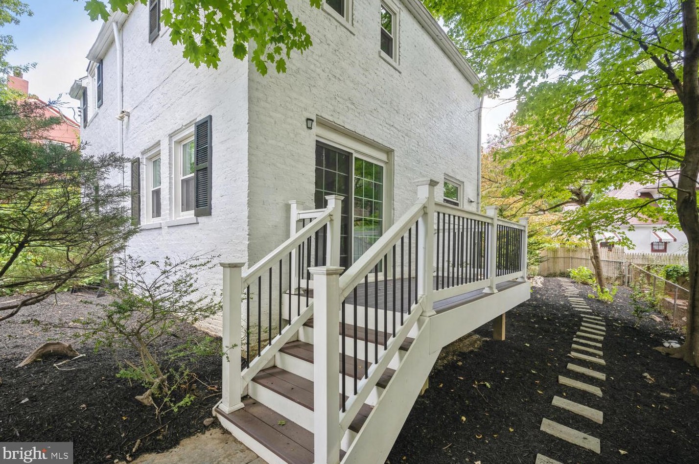 9313 Colesville Rd, Silver Spring MD 20901-4817 exterior