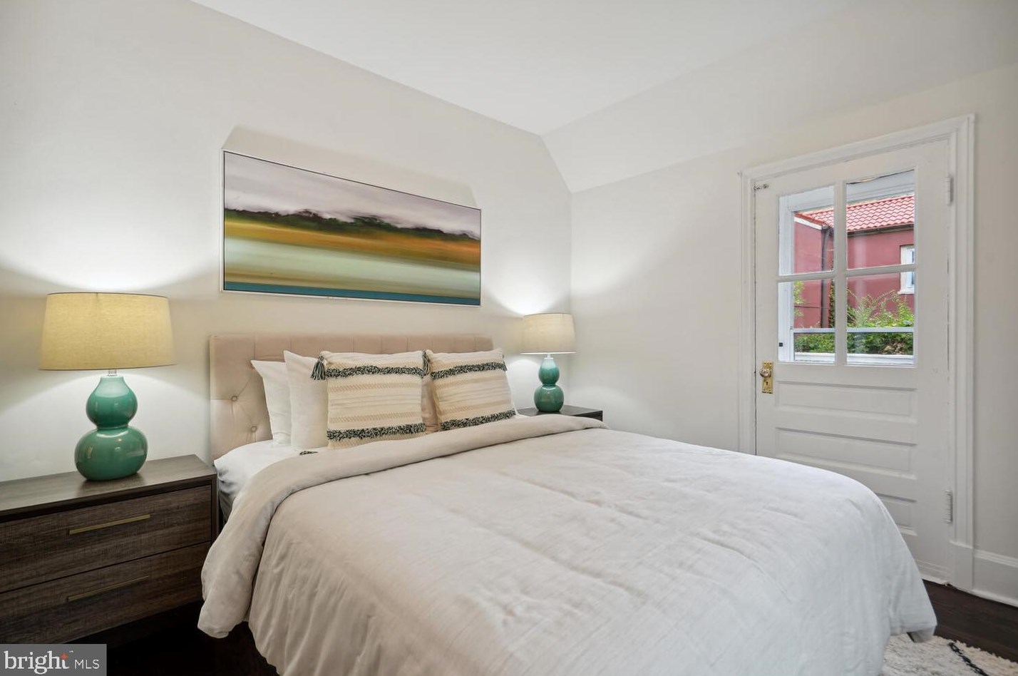 9313 Colesville Rd, Silver Spring MD 20901-4817 exterior