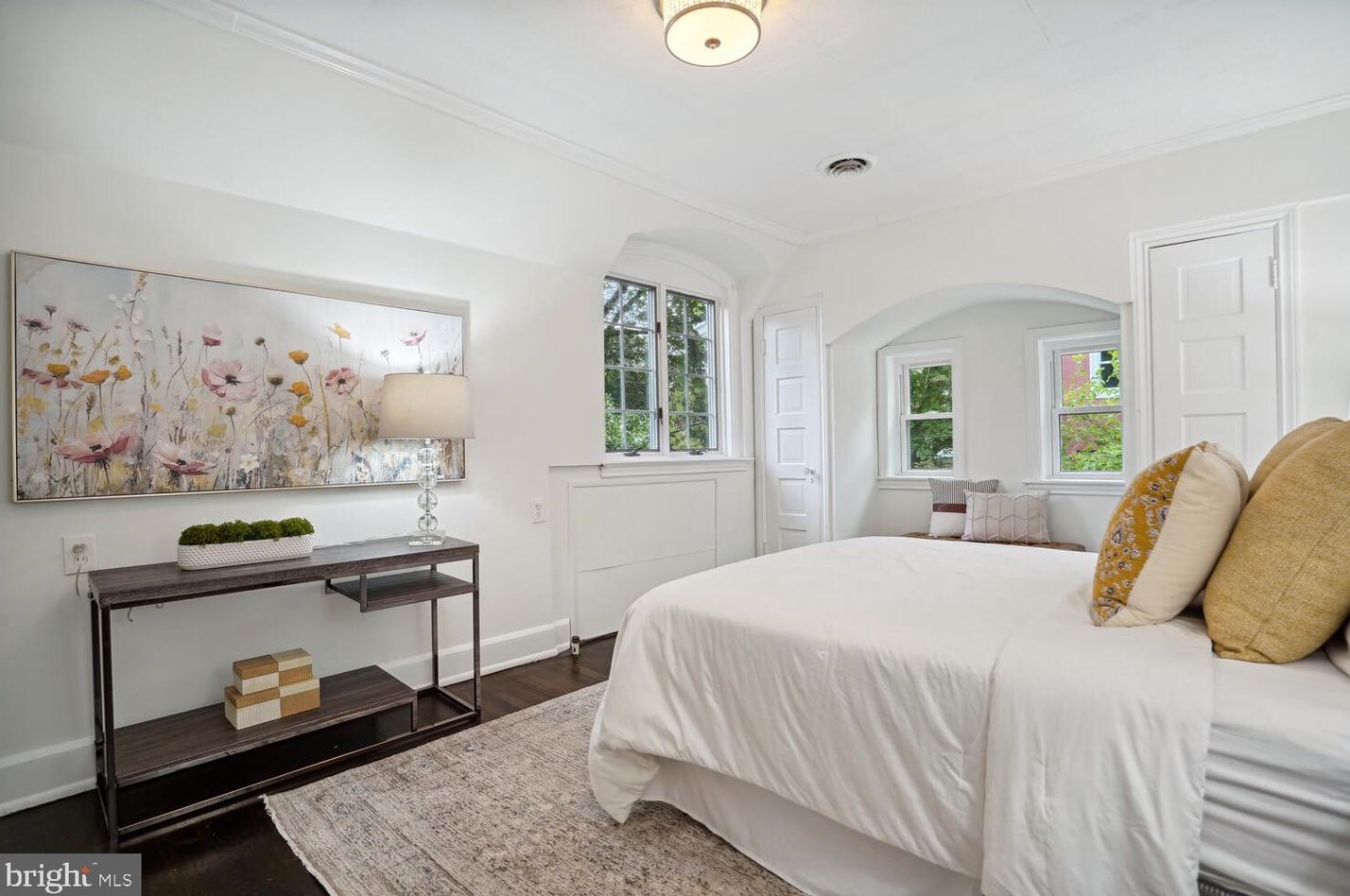 9313 Colesville Rd, Silver Spring MD 20901-4817 exterior