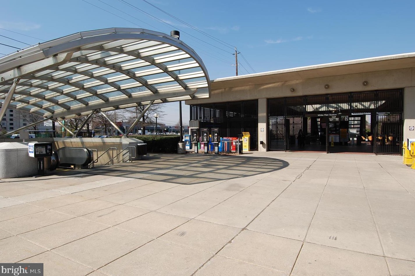 5514 Charles St, Bethesda MD 20814-1615 exterior