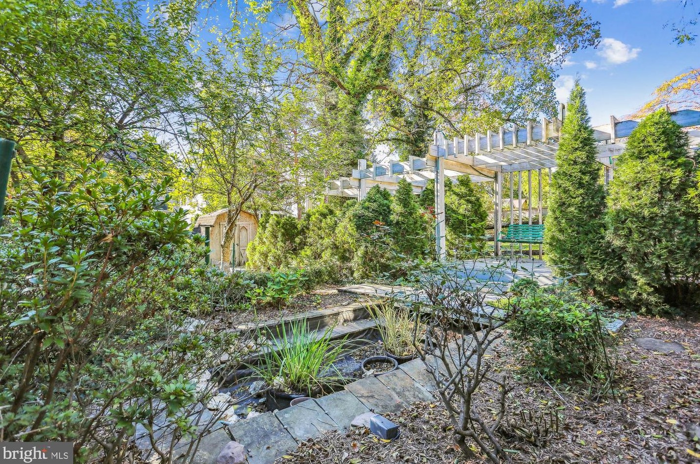 5514 Charles St, Bethesda MD 20814-1615 exterior