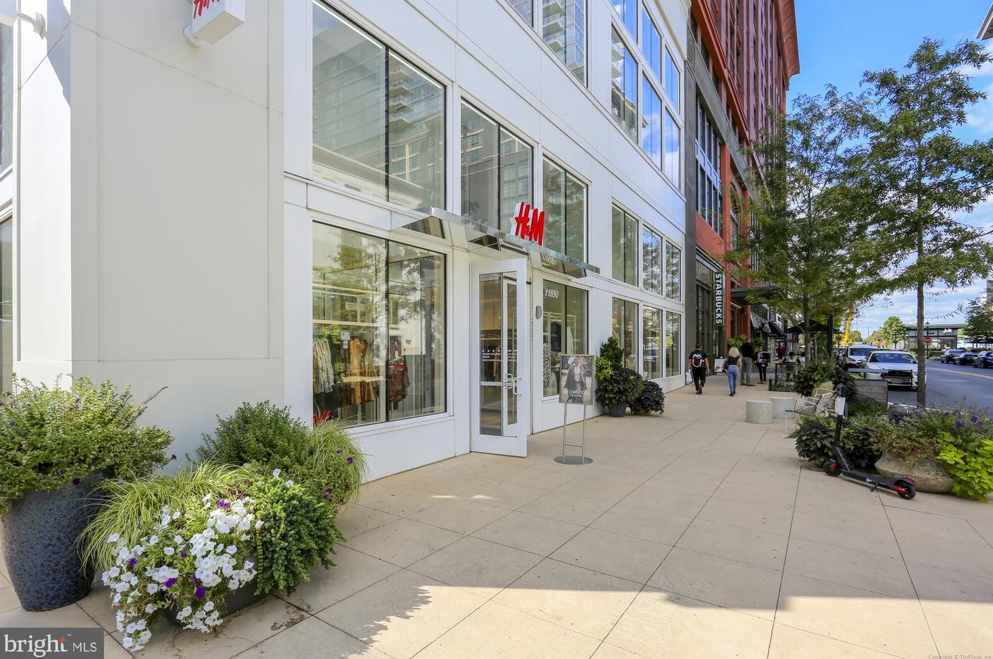 5514 Charles St, Bethesda MD 20814-1615 exterior