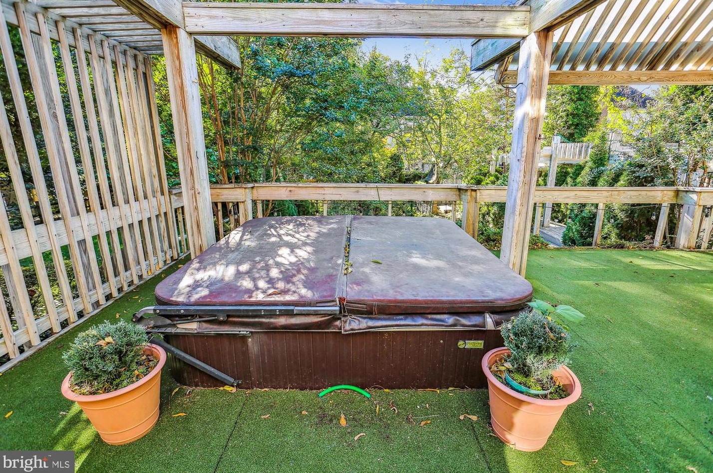 5514 Charles St, Bethesda MD 20814-1615 exterior