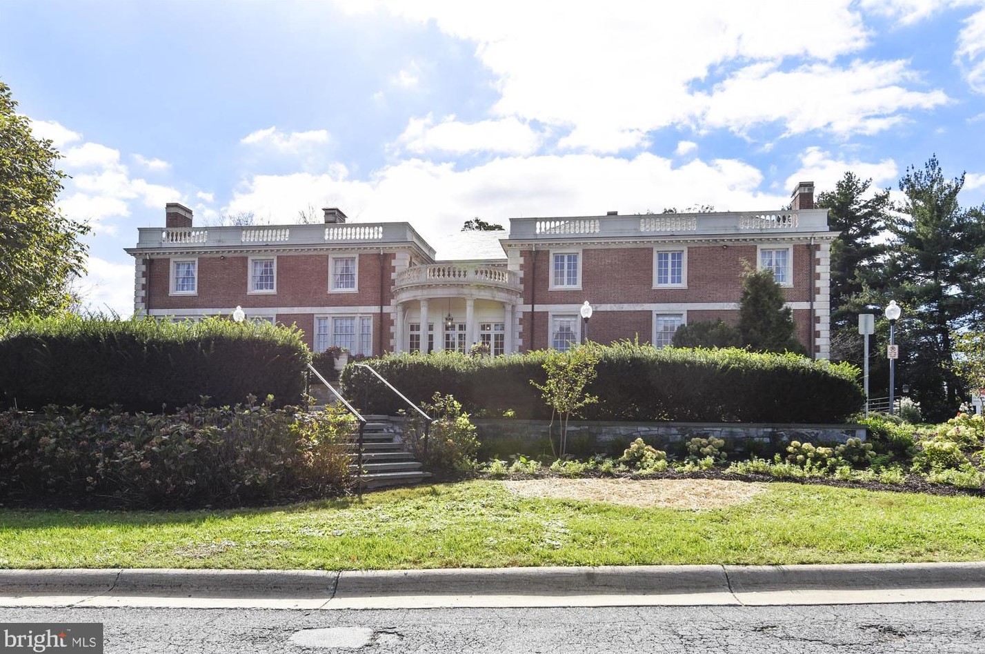 5514 Charles St, Bethesda MD 20814-1615 exterior