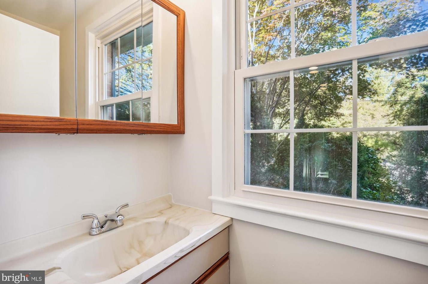 5514 Charles St, Bethesda MD 20814-1615 exterior