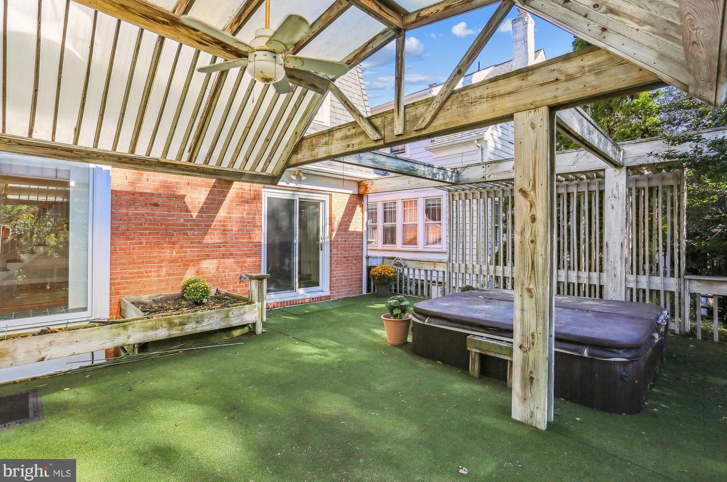 5514 Charles St, Bethesda MD 20814-1615 exterior