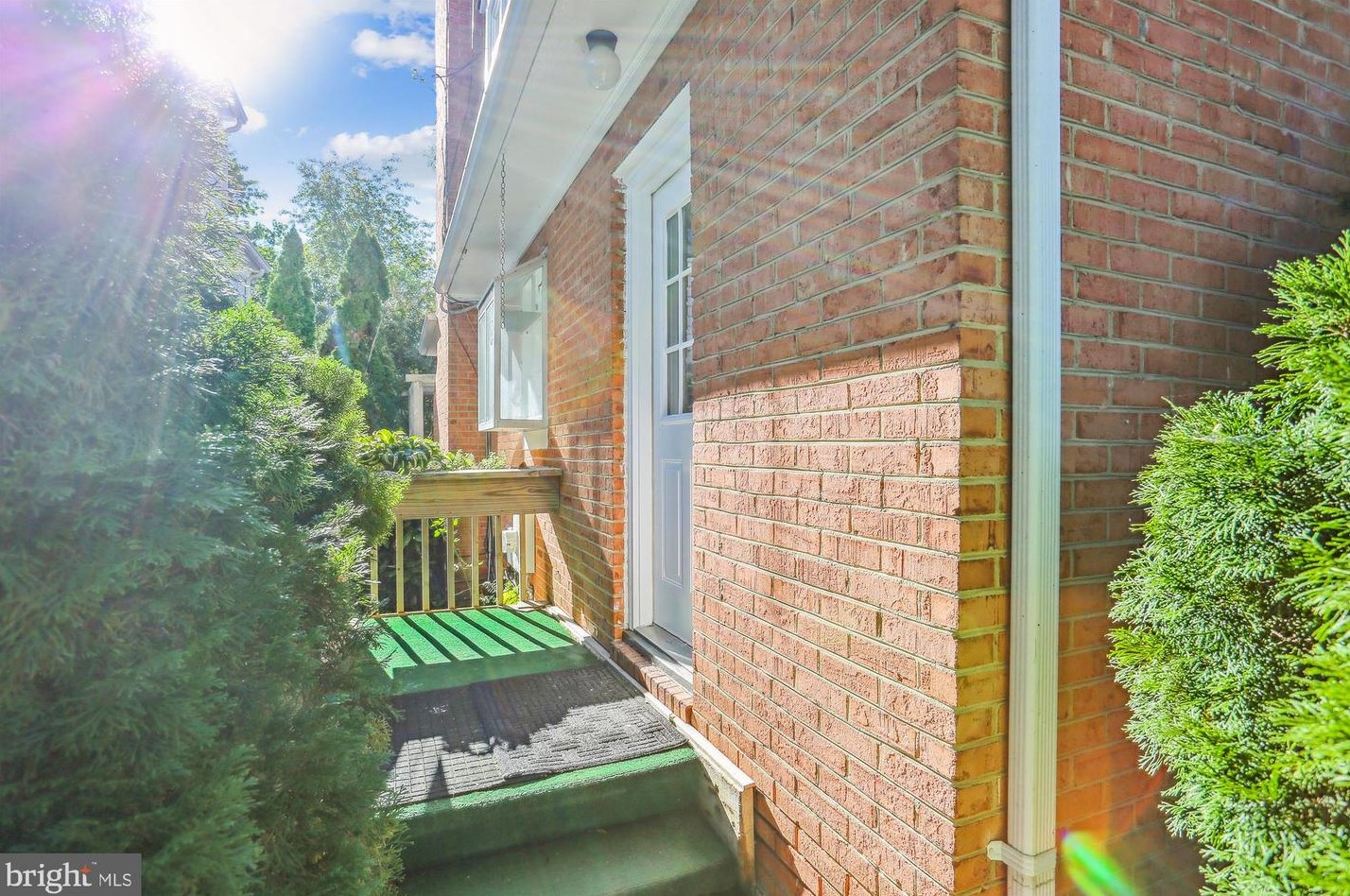 5514 Charles St, Bethesda MD 20814-1615 exterior