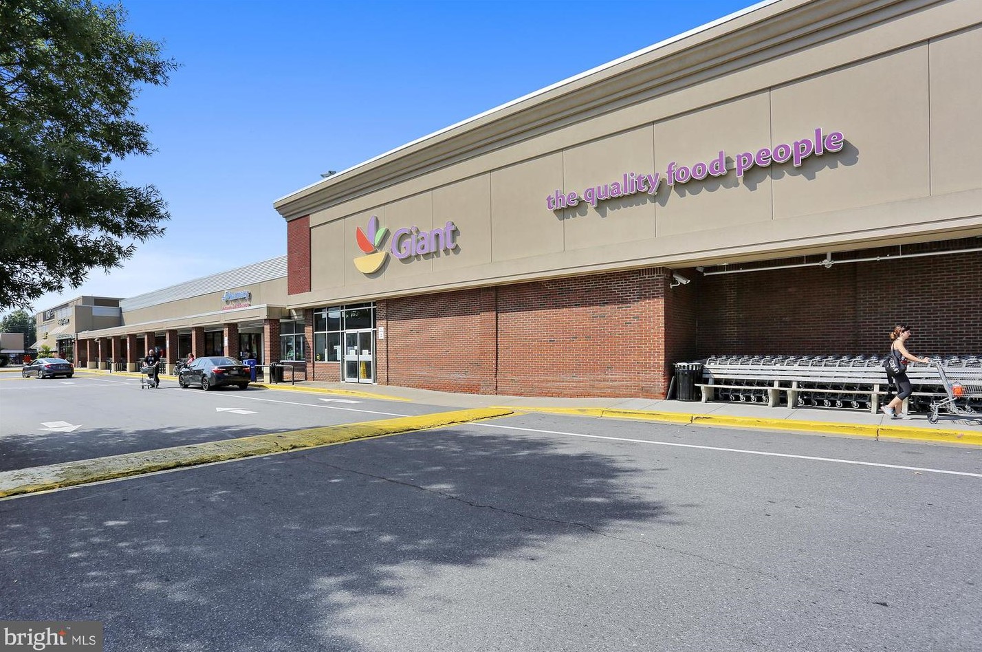 5514 Charles St, Bethesda MD 20814-1615 exterior