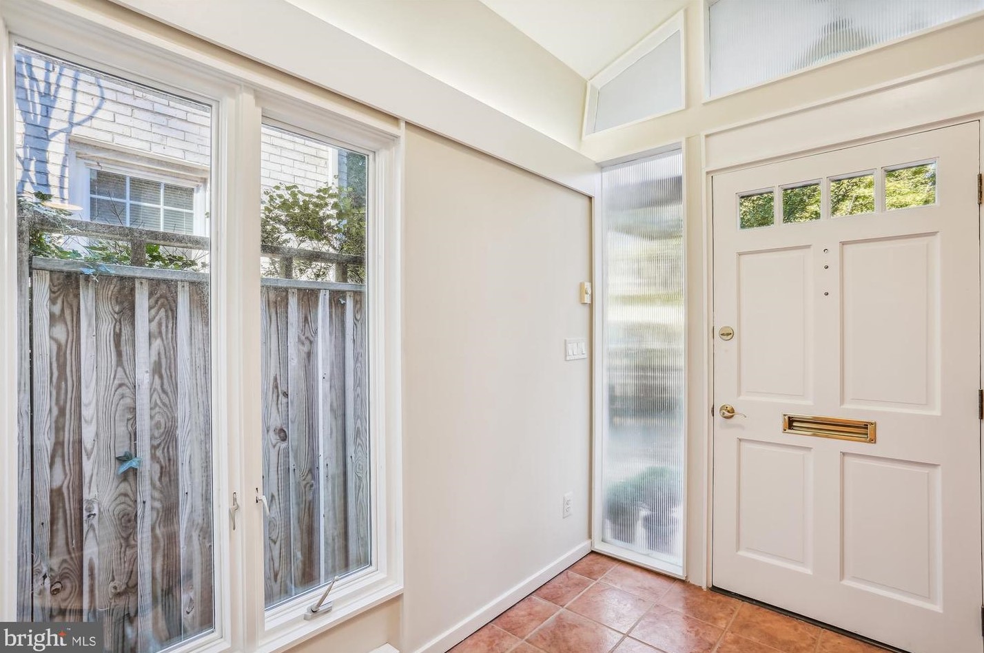 5514 Charles St, Bethesda MD 20814-1615 exterior