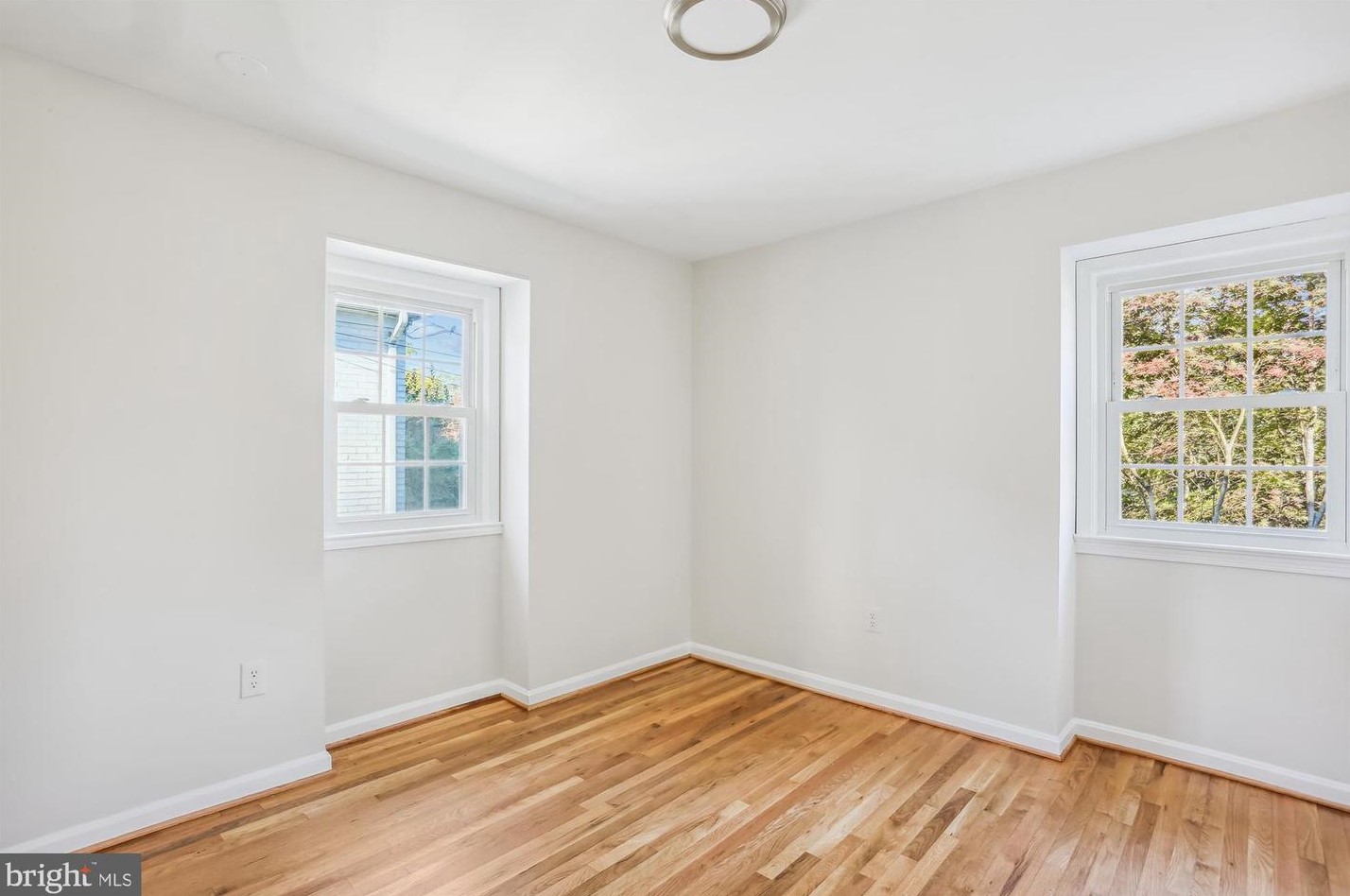 5514 Charles St, Bethesda MD 20814-1615 exterior