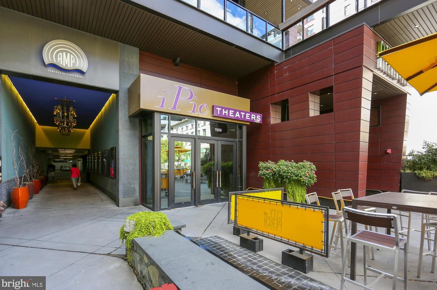 5514 Charles St, Bethesda MD 20814-1615 exterior