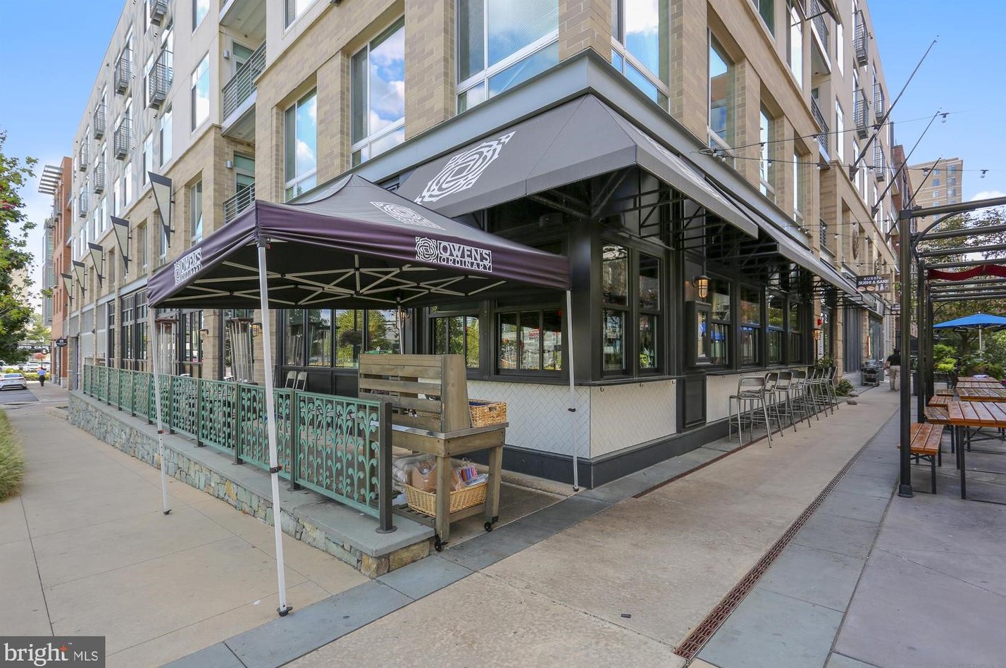 5514 Charles St, Bethesda MD 20814-1615 exterior