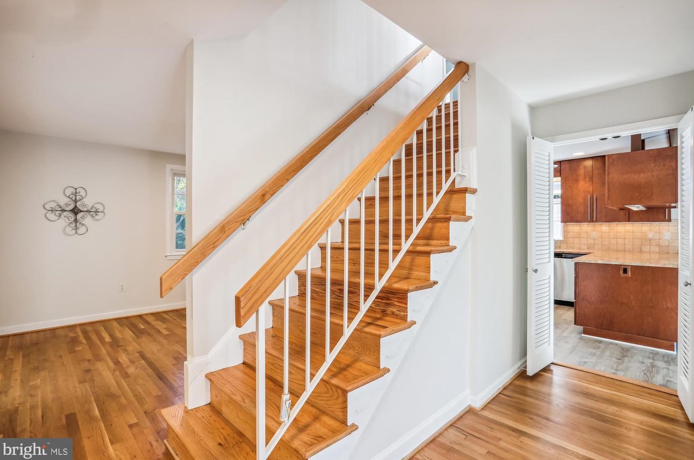 5514 Charles St, Bethesda MD 20814-1615 exterior