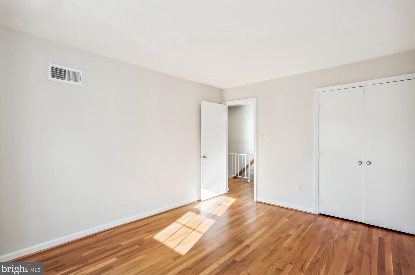 5514 Charles St, Bethesda MD 20814-1615 exterior