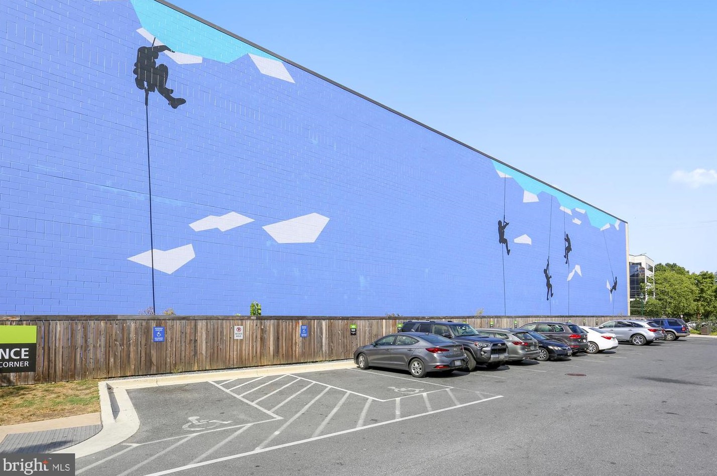 5514 Charles St, Bethesda MD 20814-1615 exterior