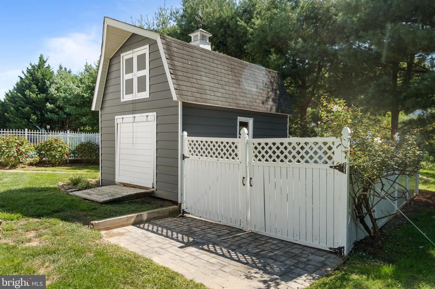 15435 Good Hope Rd, Silver Spring MD 20905-4029 exterior