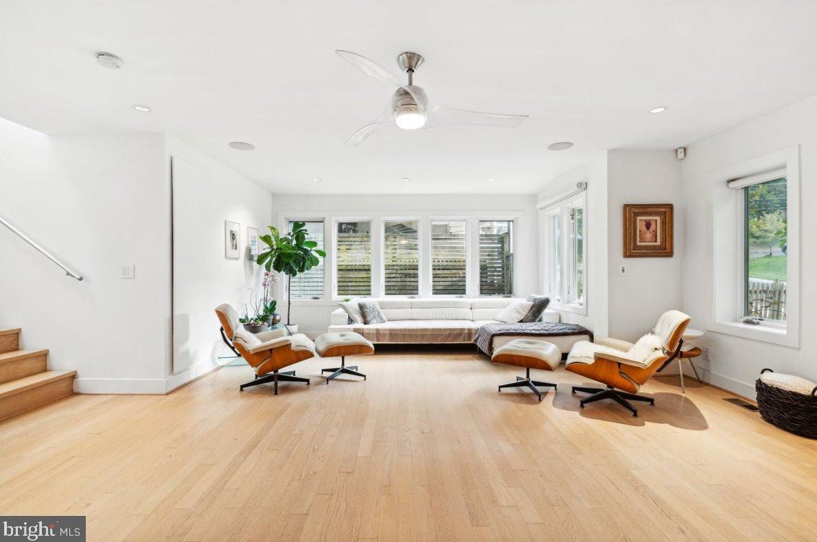 9803 Mcmillan Ave, Silver Spring MD exterior