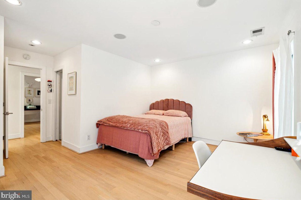 9803 Mcmillan Ave, Silver Spring MD exterior