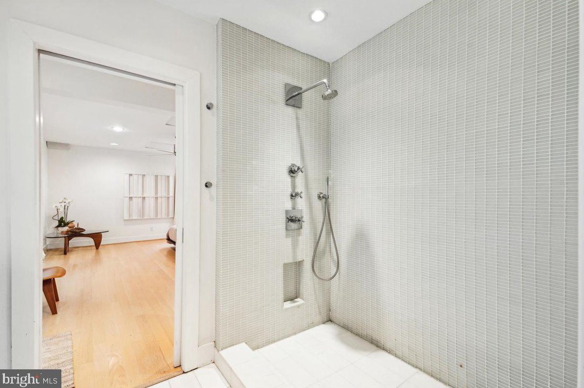 9803 Mcmillan Ave, Silver Spring MD exterior