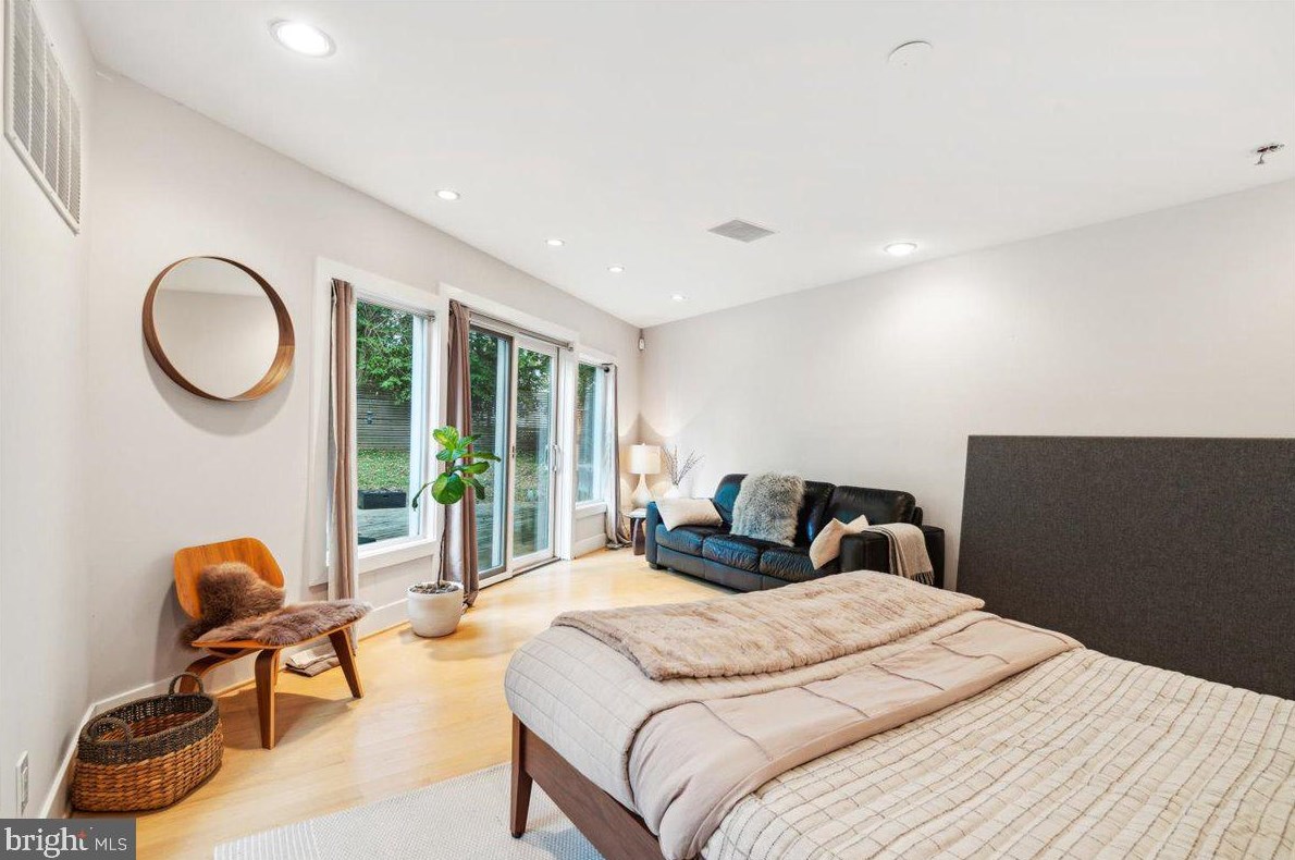 9803 Mcmillan Ave, Silver Spring MD exterior