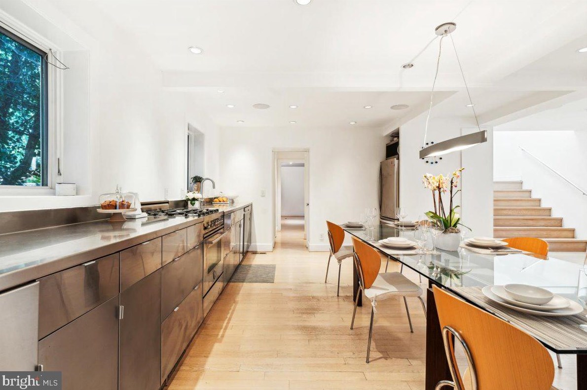 9803 Mcmillan Ave, Silver Spring MD exterior