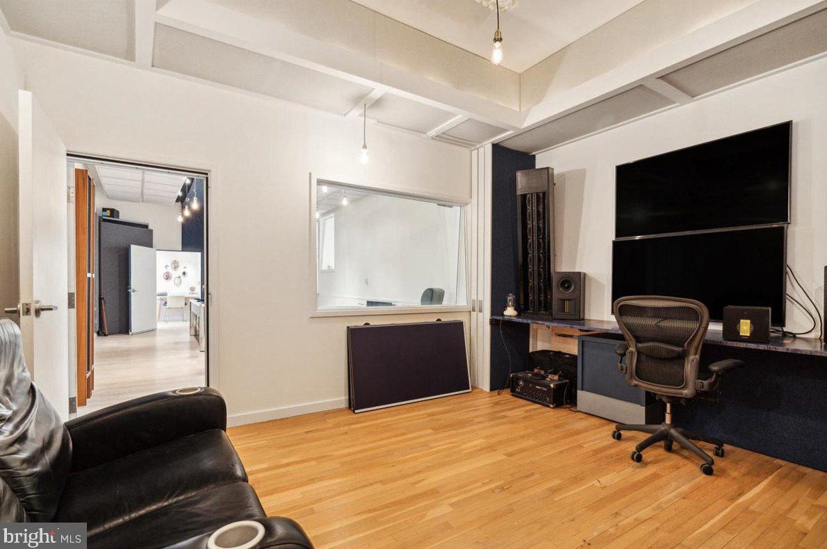 9803 Mcmillan Ave, Silver Spring MD exterior