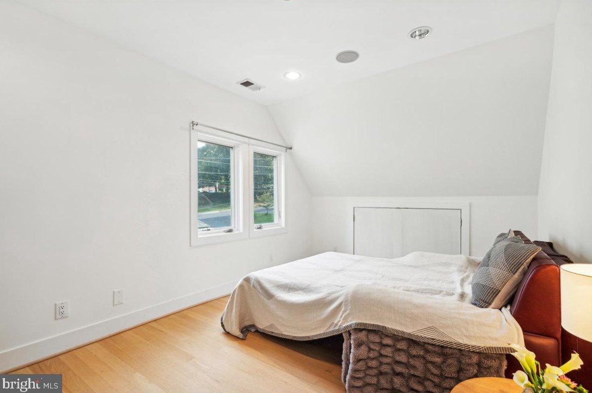 9803 Mcmillan Ave, Silver Spring MD exterior