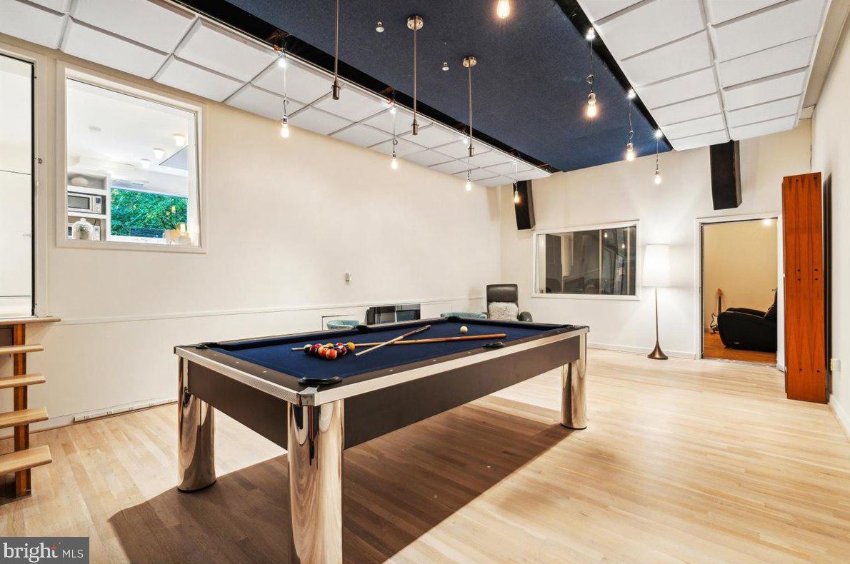 9803 Mcmillan Ave, Silver Spring MD exterior