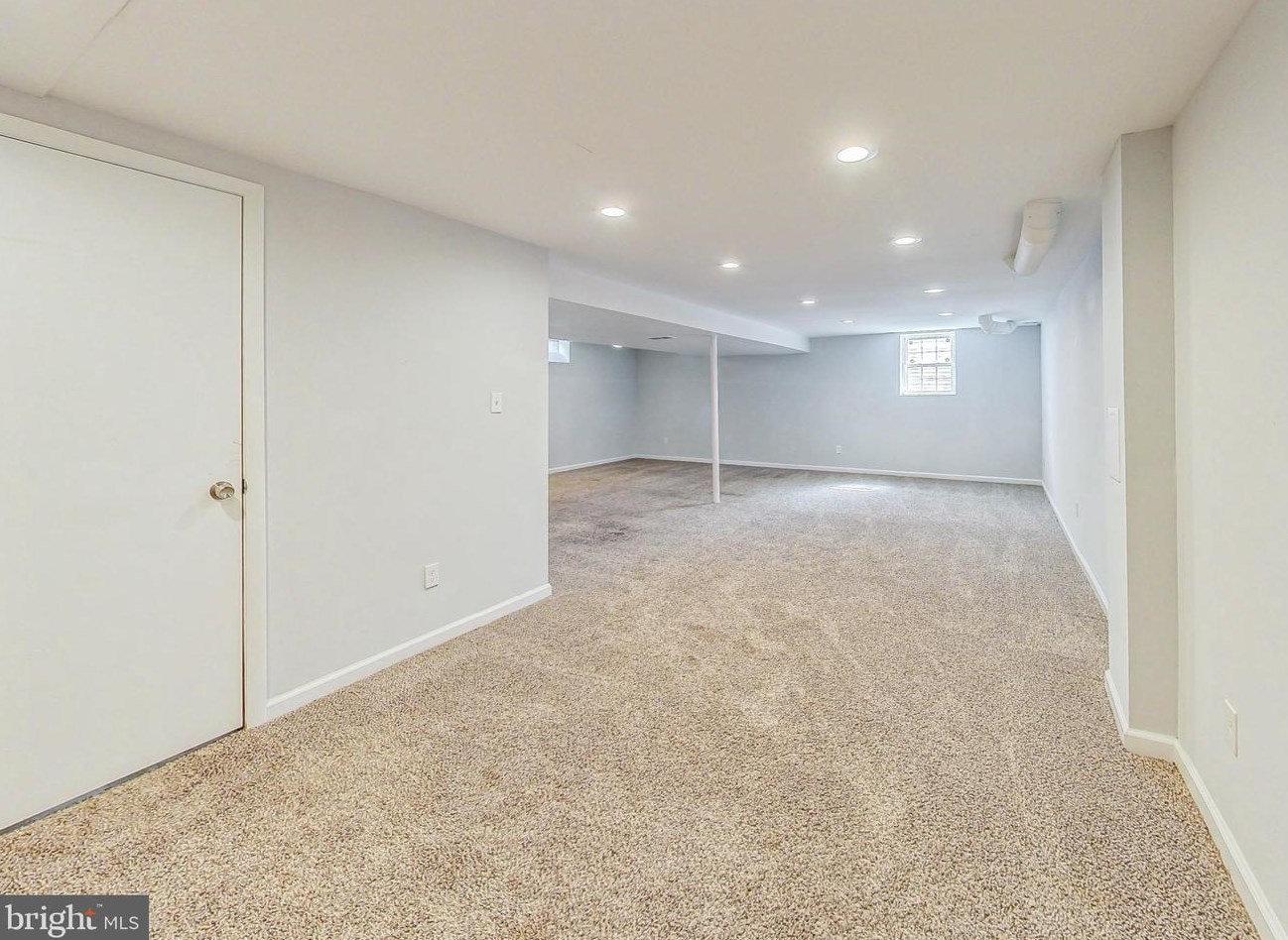 11017 Gainsborough Rd, Rockville MD 20854-3356 exterior