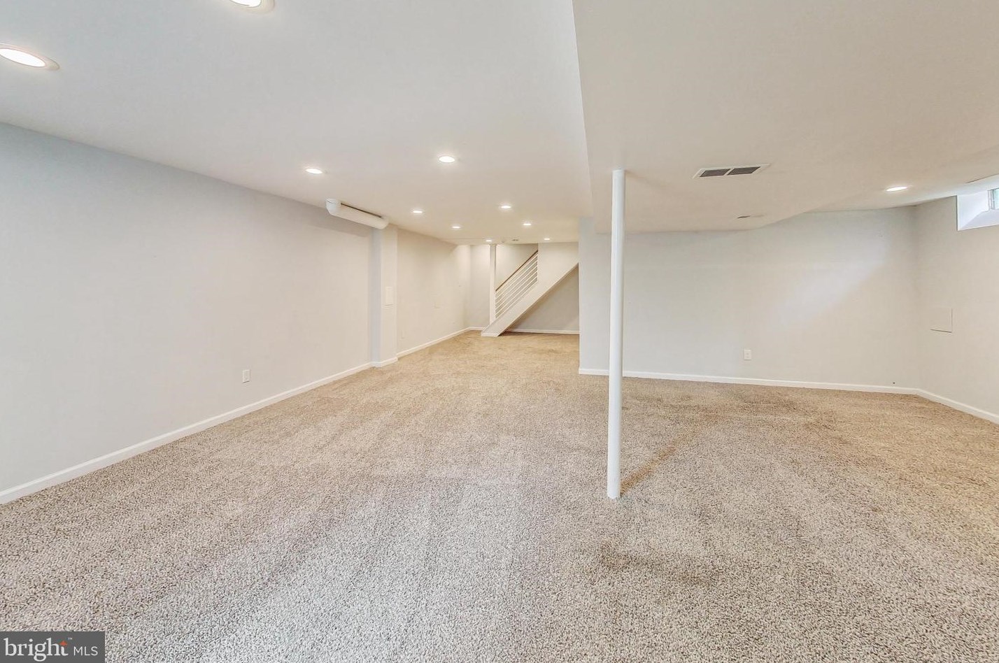 11017 Gainsborough Rd, Rockville MD 20854-3356 exterior