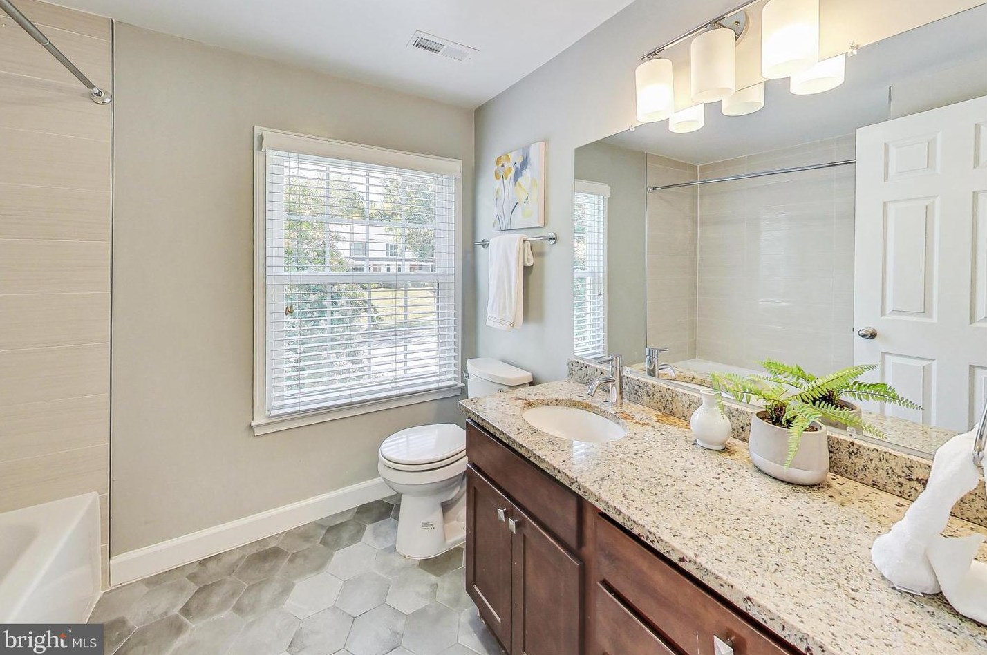 11017 Gainsborough Rd, Rockville MD 20854-3356 exterior