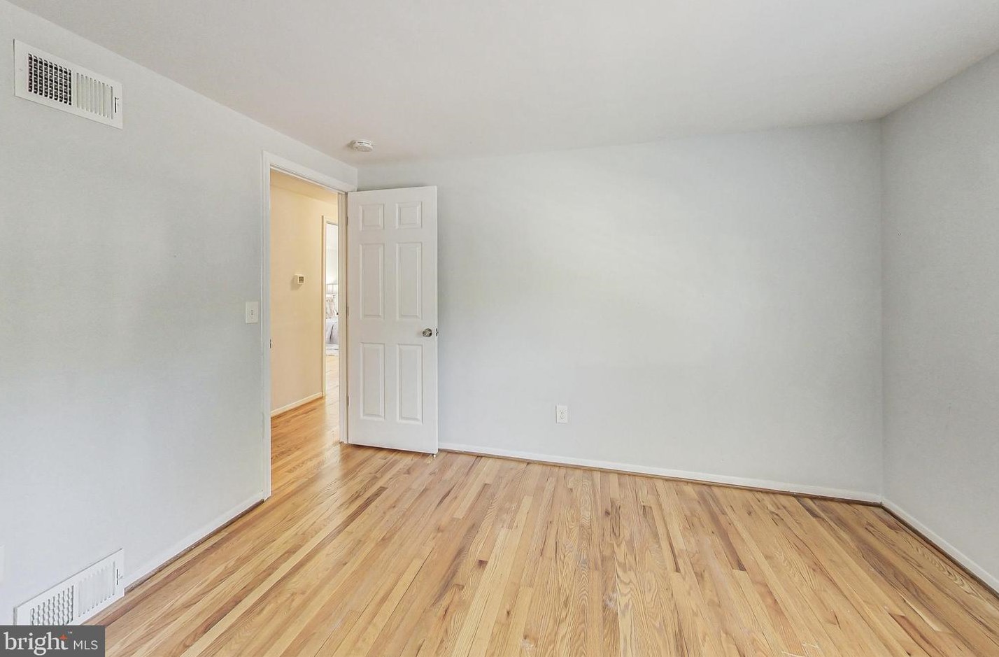 11017 Gainsborough Rd, Rockville MD 20854-3356 exterior