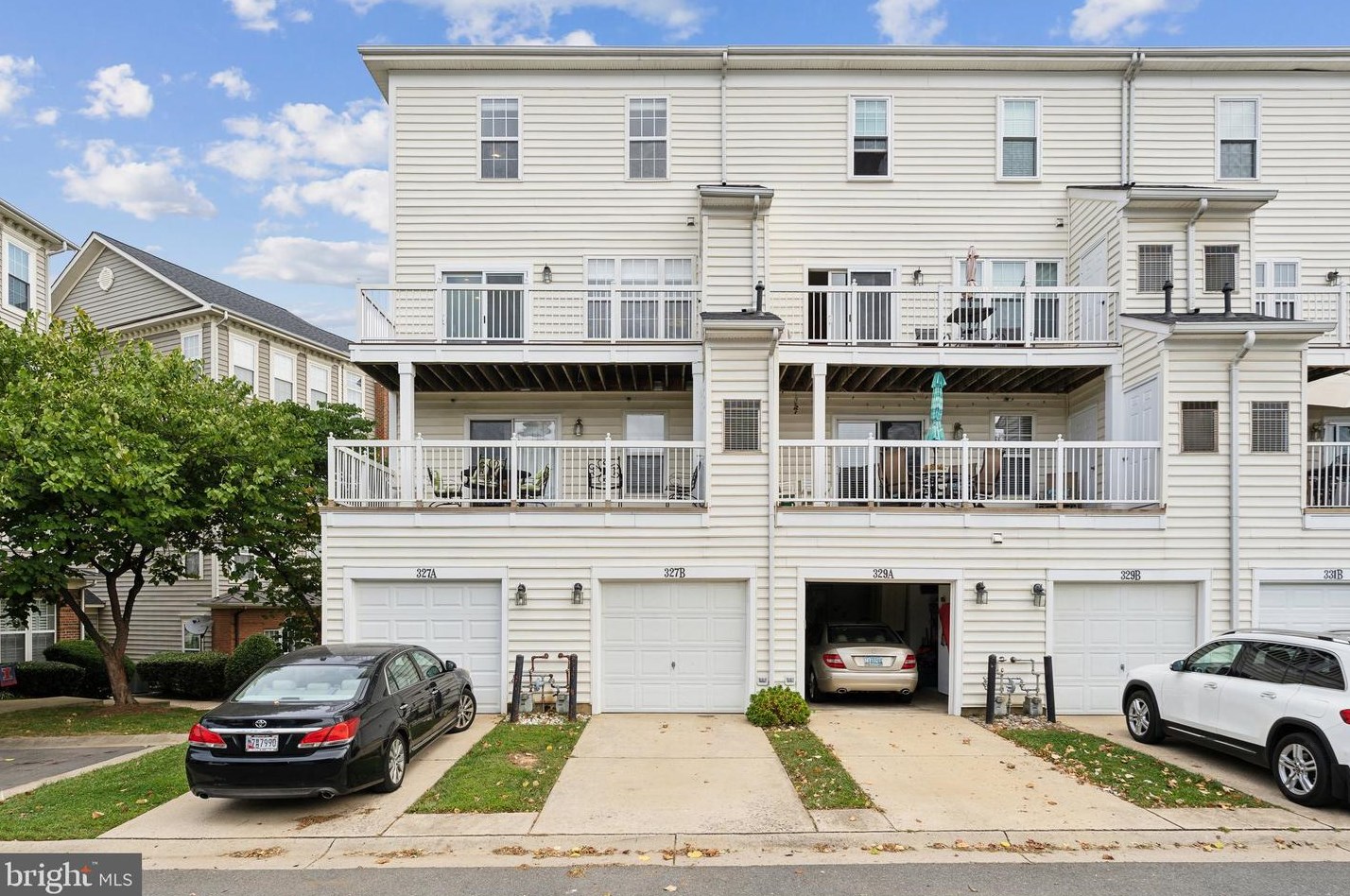 327 Cross Green St, Gaithersburg MD  20878-6487 exterior