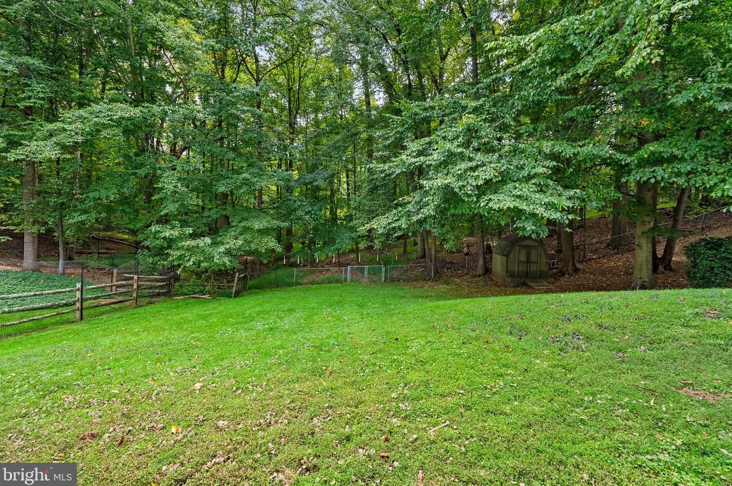 4822 Cherry Valley Dr, Rockville MD 20853-1112 exterior