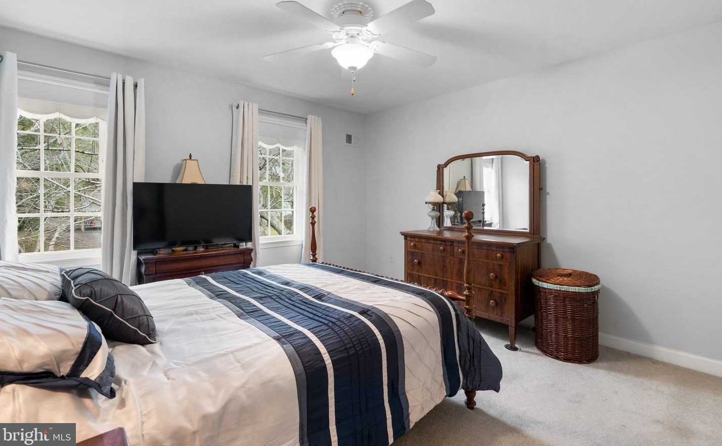 4822 Cherry Valley Dr, Rockville MD 20853-1112 exterior