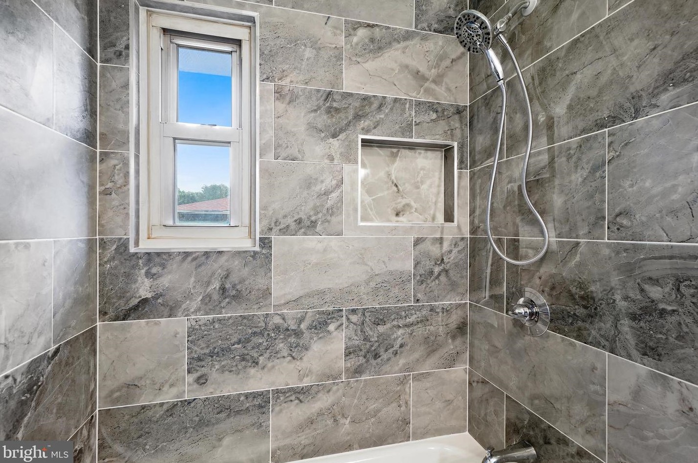 807 Lowander Ln, Silver Spring MD 20901-2834 exterior