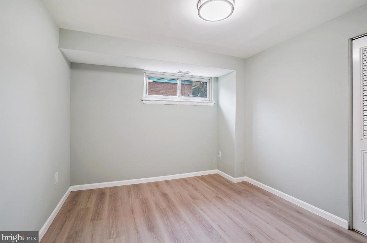 807 Lowander Ln, Silver Spring MD 20901-2834 exterior