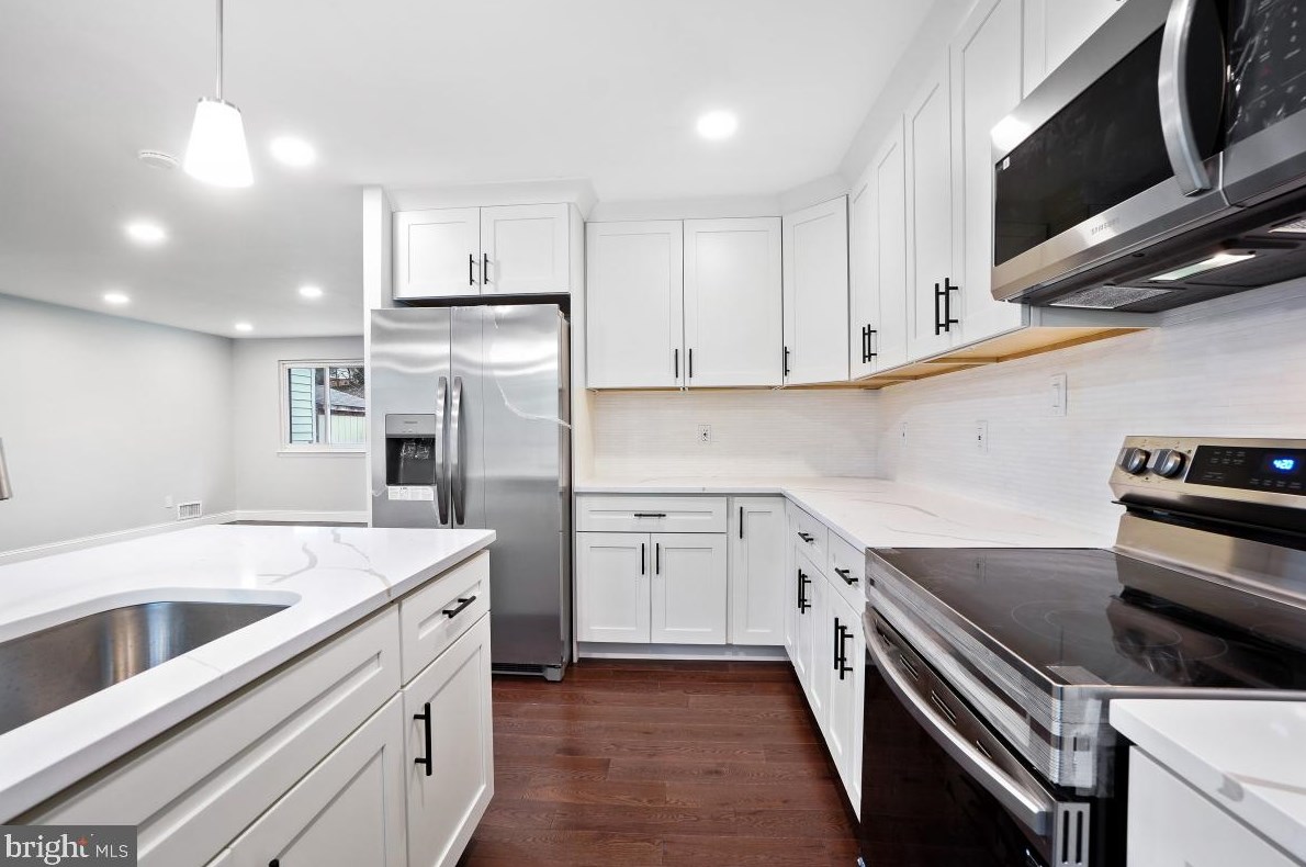 807 Lowander Ln, Silver Spring MD 20901-2834 exterior