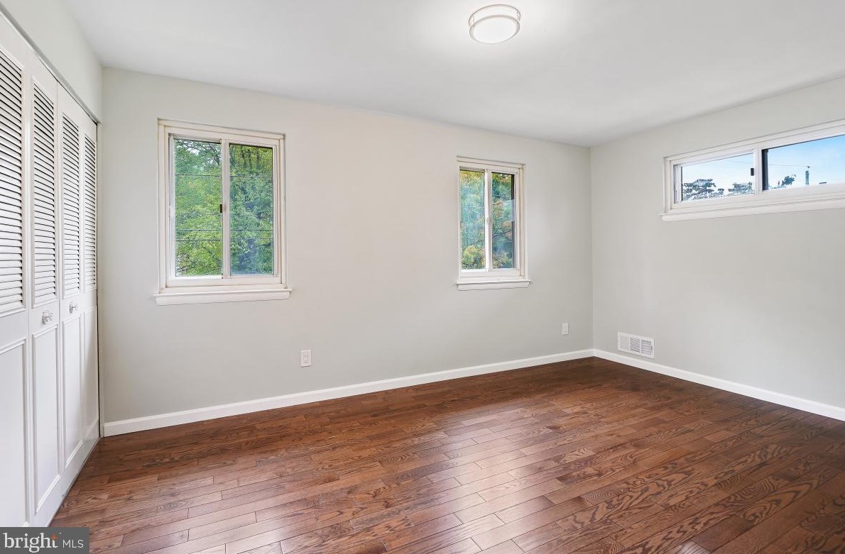 807 Lowander Ln, Silver Spring MD 20901-2834 exterior