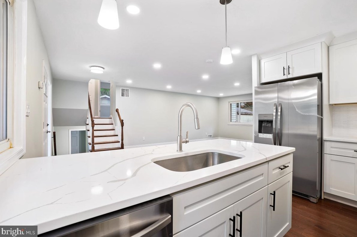 807 Lowander Ln, Silver Spring MD 20901-2834 exterior