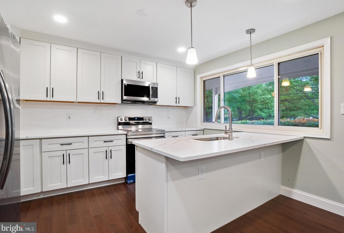 807 Lowander Ln, Silver Spring MD 20901-2834 exterior