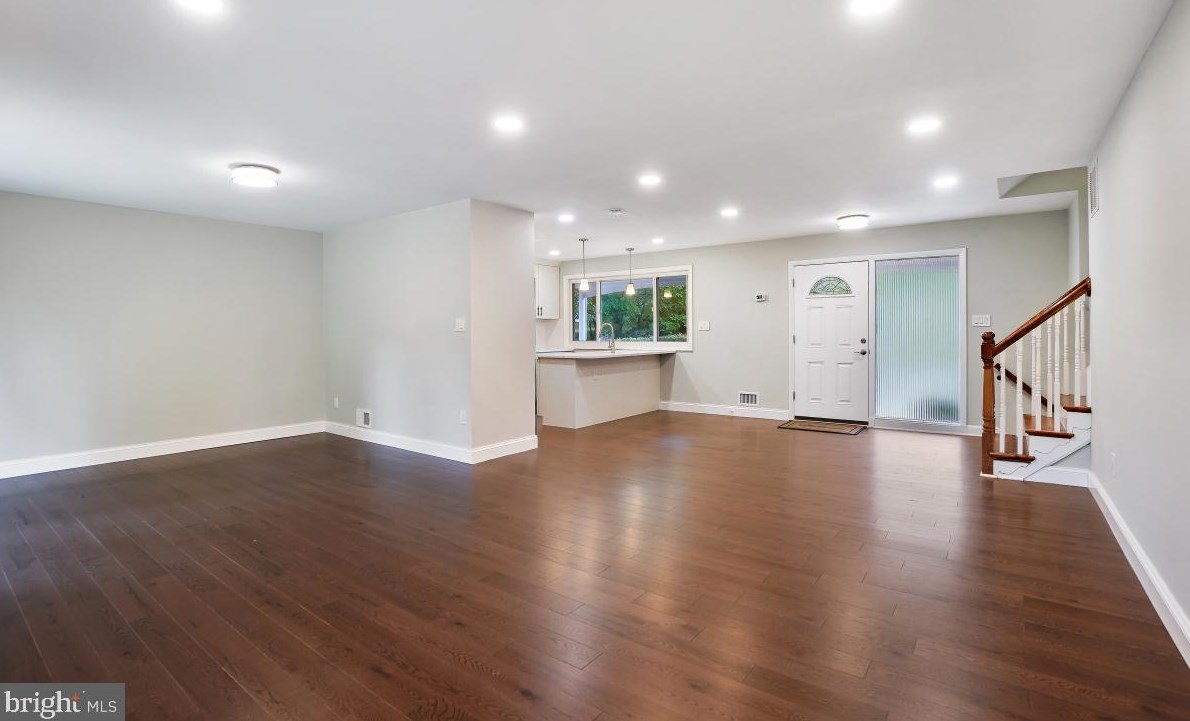 807 Lowander Ln, Silver Spring MD 20901-2834 exterior